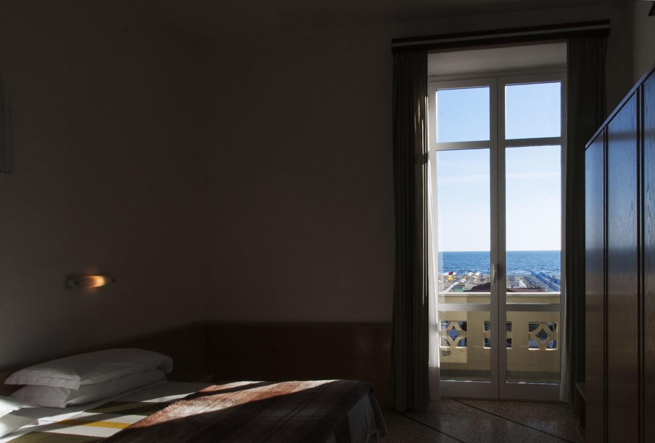 Hotel Valdinievole Лидо-ди-Камайоре Экстерьер фото