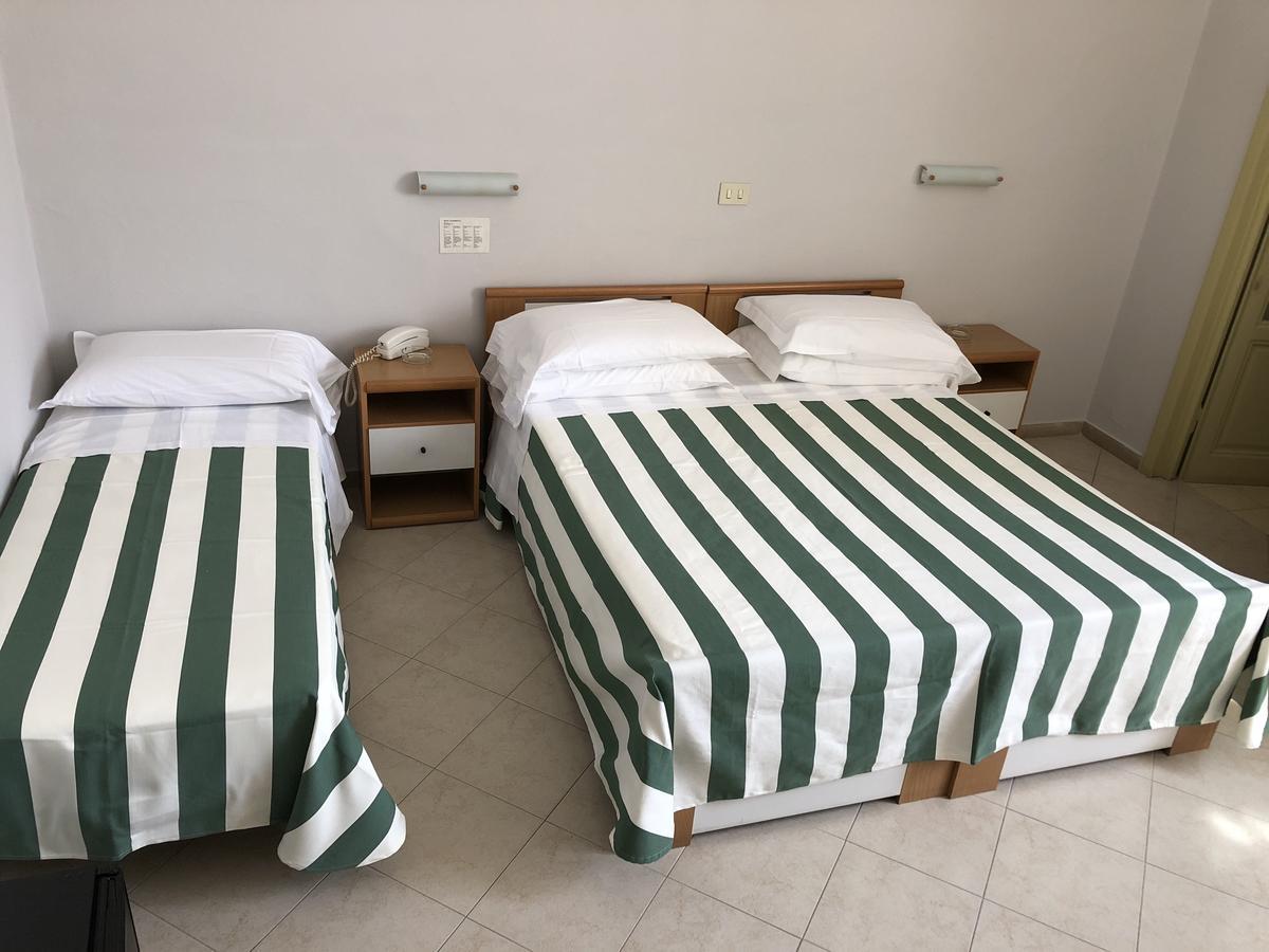 Hotel Valdinievole Лидо-ди-Камайоре Экстерьер фото